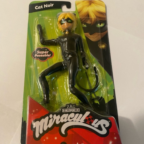 Miraculous Cat Noir Action Figure - Picture 2 of 6